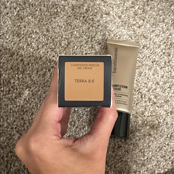 bareMinerals Complexion Rescue Tinted Gel Cream- Terra 8.5 - Picture 3 of 4